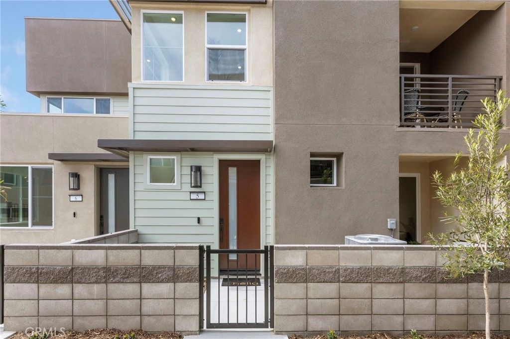 Image 4 of property listing at 3648 S. Eichler Paseo 5, Ontario, CA 91761