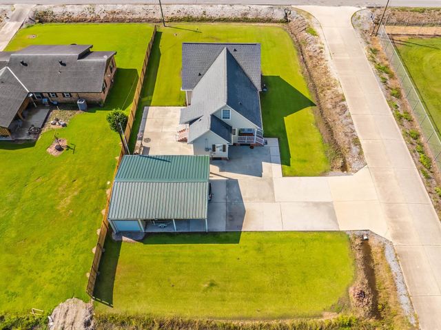 241 Horseshoe Rd, Schriever, LA 70395