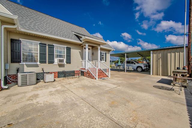 241 Horseshoe Rd, Schriever, LA 70395