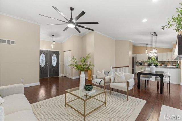 11 Lost Dutchman Drive, St Peters, MO 63376