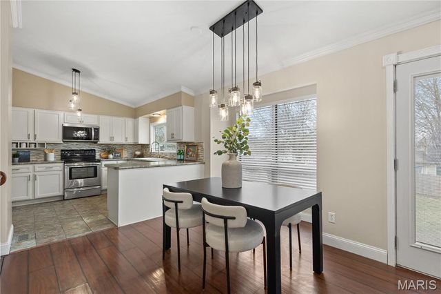 11 Lost Dutchman Drive, St Peters, MO 63376