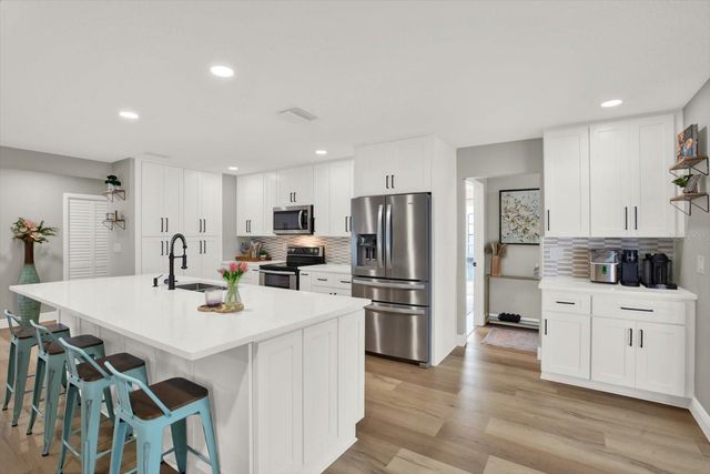 1118 BRAMBLEWOOD DR, Safety Harbor, FL 34695