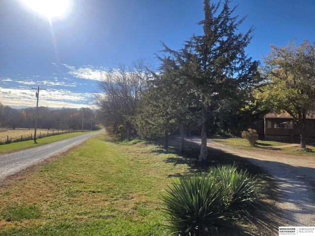 401 & 415 KAFFENBERGER Drive, Murray, NE 68409