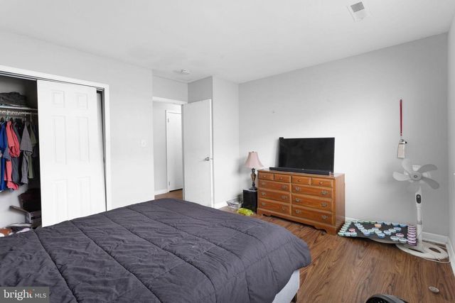 8--4 FLORENCE TOLLGATE PL, Burlington, NJ 08016