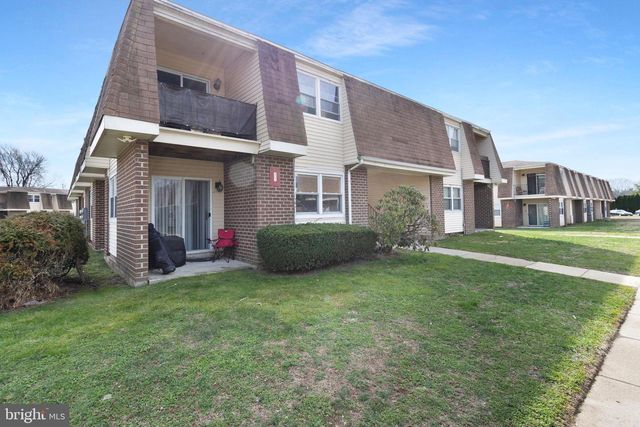 8--4 FLORENCE TOLLGATE PL, Burlington, NJ 08016