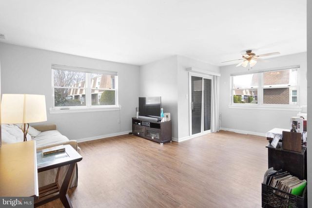 8--4 FLORENCE TOLLGATE PL, Burlington, NJ 08016