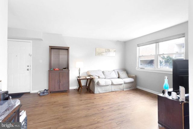 8--4 FLORENCE TOLLGATE PL, Burlington, NJ 08016