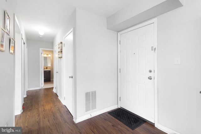 8--4 FLORENCE TOLLGATE PL, Burlington, NJ 08016