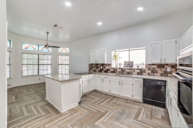 9025 deer, San Antonio, TX 78251