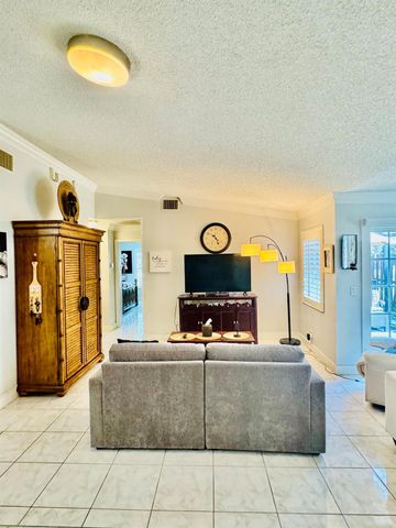 3790 Silver Lace Lane, Boynton Beach, FL 33436