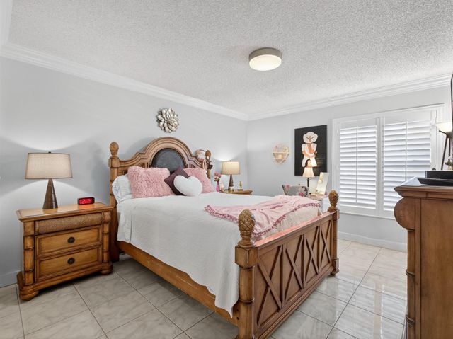 3790 Silver Lace Lane, Boynton Beach, FL 33436