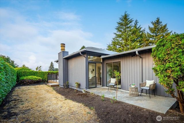 3715 81st Avenue SE, Mercer Island, WA 98040