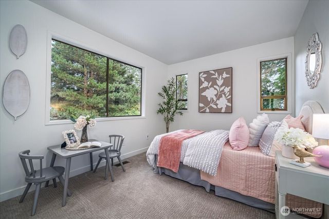 3715 81st Avenue SE, Mercer Island, WA 98040
