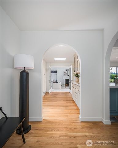 3715 81st Avenue SE, Mercer Island, WA 98040