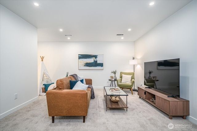 3715 81st Avenue SE, Mercer Island, WA 98040