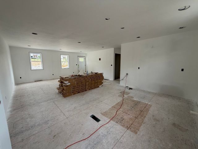 17 Piasta Road, Dudley, MA 01571