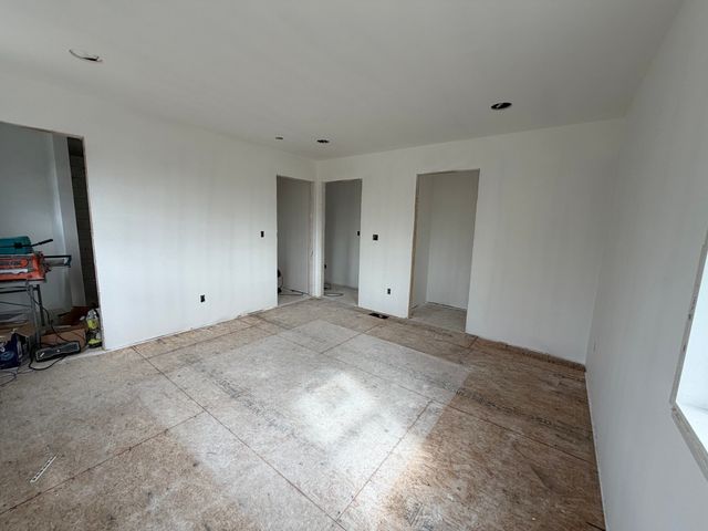 17 Piasta Road, Dudley, MA 01571