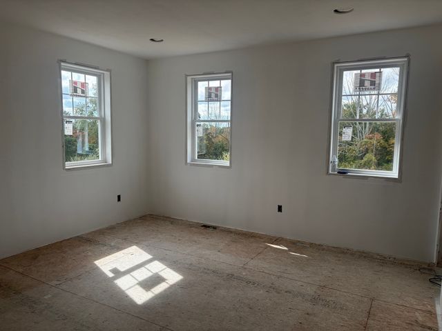 17 Piasta Road, Dudley, MA 01571