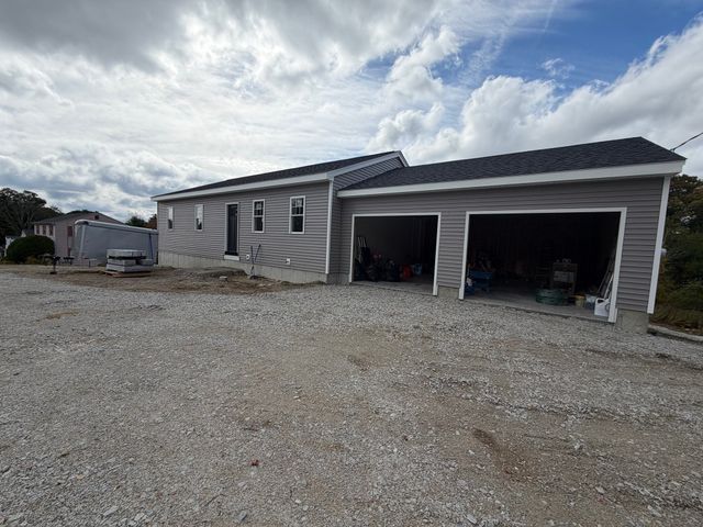 17 Piasta Road, Dudley, MA 01571