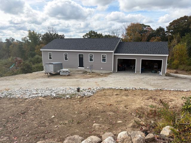 17 Piasta Road, Dudley, MA 01571