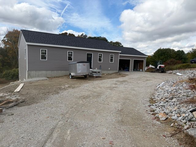 17 Piasta Road, Dudley, MA 01571