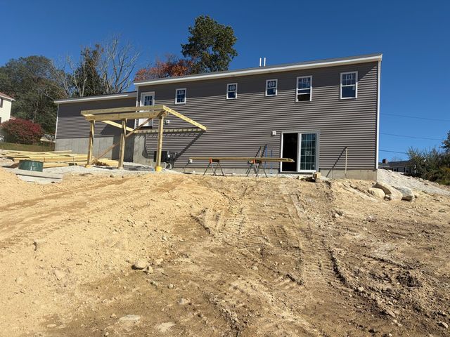 17 Piasta Road, Dudley, MA 01571