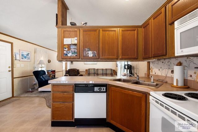 37 N Indian Lake Drive, Los Fresnos, TX 78566