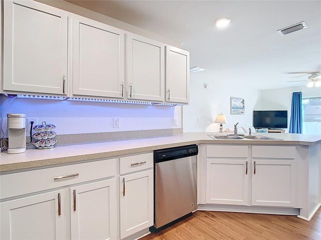 1049 TROPICAL AVENUE NW, Port Charlotte, FL 33948