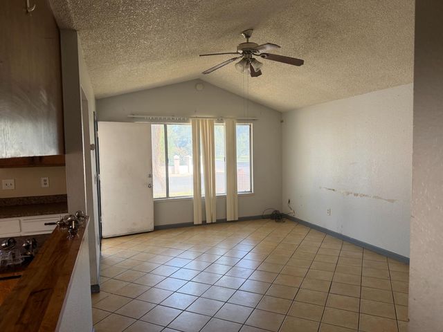 909 Crippen Ave, Modesto, CA 95351