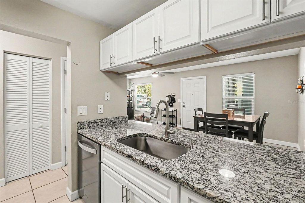 Image 16 of property listing at 3606 59TH AVENUE W 3606, Bradenton, FL 34210