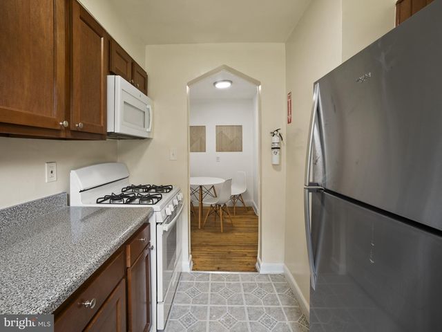 10 Danbury St SE Apt 1, Washington, DC 20032