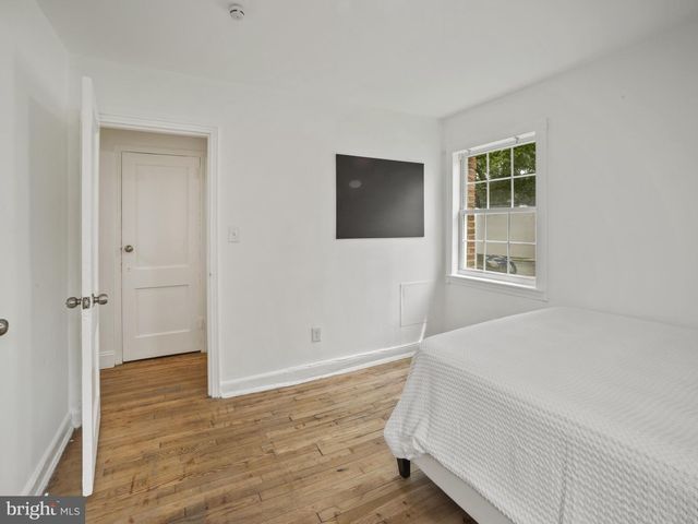 10 Danbury St SE Apt 1, Washington, DC 20032