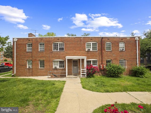 10 Danbury St SE Apt 1, Washington, DC 20032