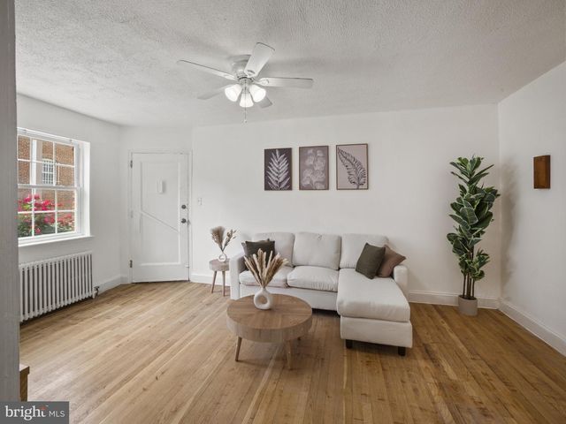 10 Danbury St SE Apt 1, Washington, DC 20032