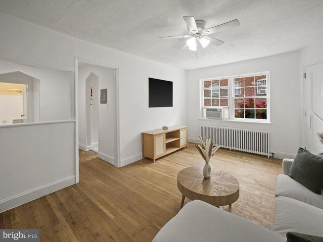 10 Danbury St SE Apt 1, Washington, DC 20032
