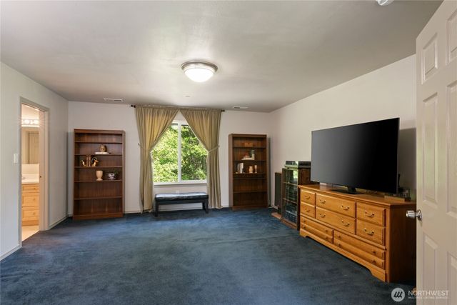 323 E Alderwood Road, Belfair, WA 98528