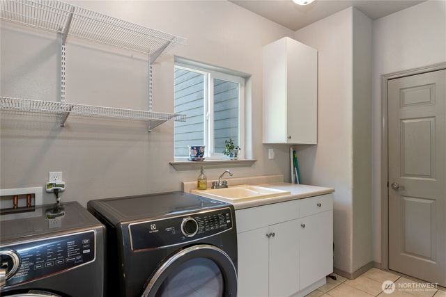 323 E Alderwood Road, Belfair, WA 98528