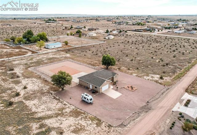 1352 N Blue Lake Lane, Pueblo, CO 81007