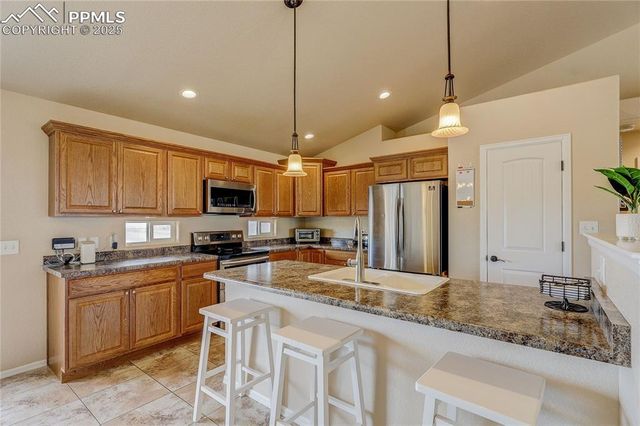 1352 N Blue Lake Lane, Pueblo, CO 81007