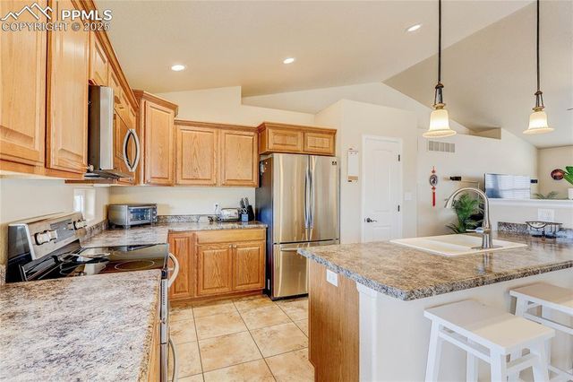 1352 N Blue Lake Lane, Pueblo, CO 81007