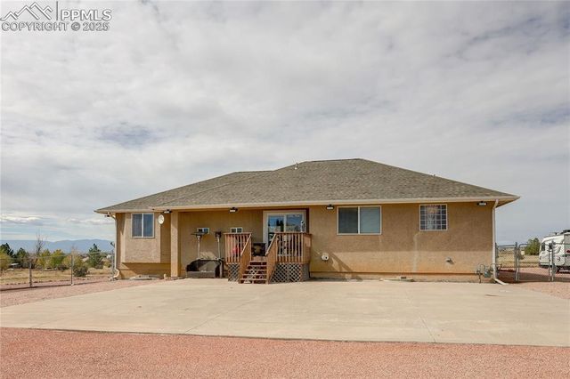 1352 N Blue Lake Lane, Pueblo, CO 81007