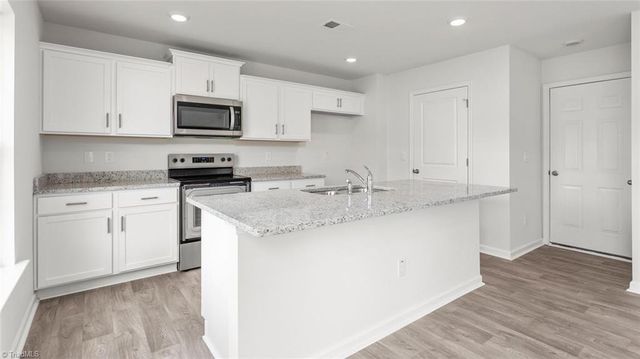 1578 String Drive, Winston-salem, NC 27107