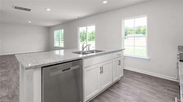 1578 String Drive, Winston-salem, NC 27107