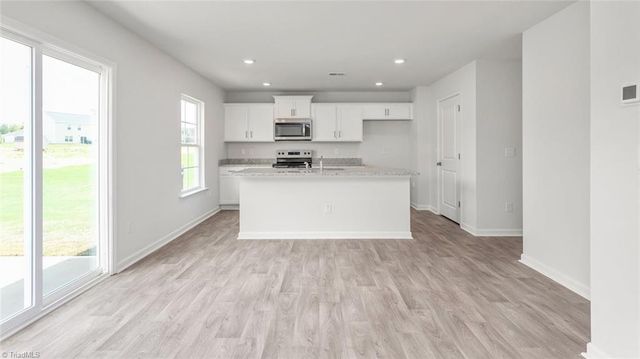1578 String Drive, Winston-salem, NC 27107