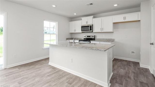 1578 String Drive, Winston-salem, NC 27107