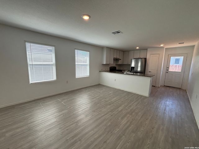 10230 ASTA TRL, San Antonio, TX 78224
