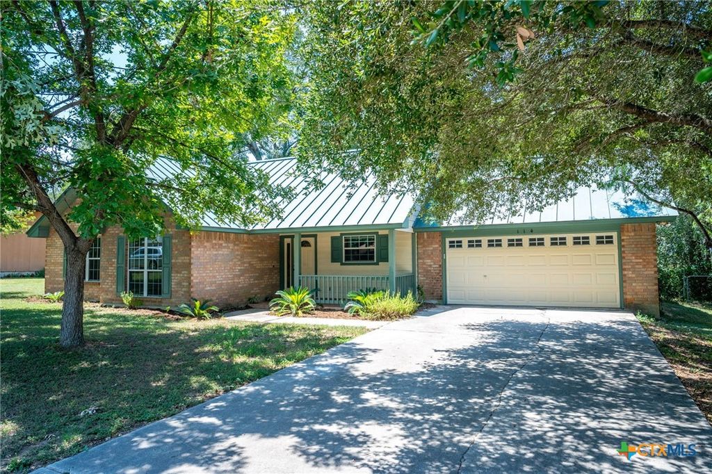 114 Tanglewood Drive, Seguin, TX 78155