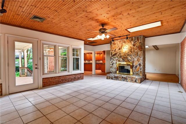 2000 Bay Breeze CT, Virginia Beach, VA 23454