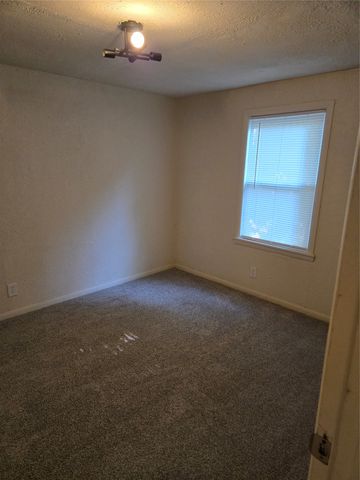 3833 W Admiral Boulevard S, Tulsa, OK 74127