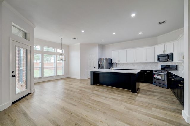 3550 Urban Woods Trail, Houston, TX 77008